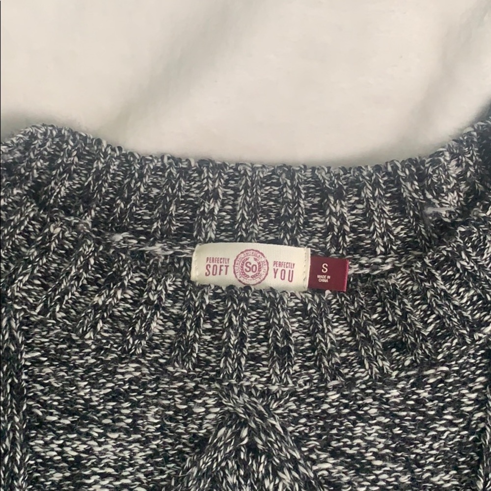 Sweater - Picture 4 of 4